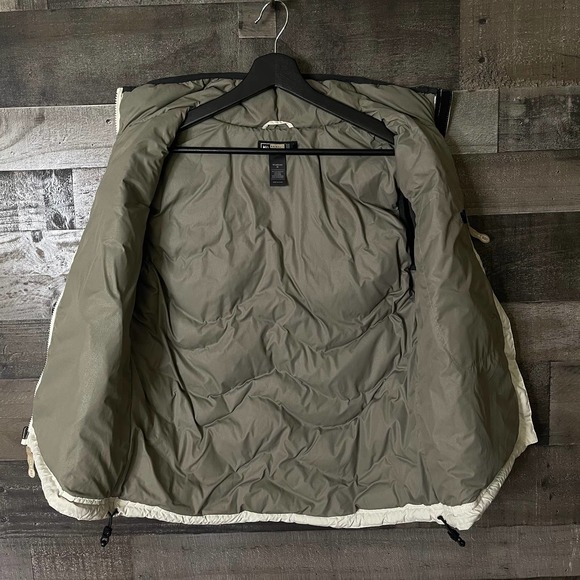 SOLD REI Womens Goose Down Vest Medium - Picture 3 of 3